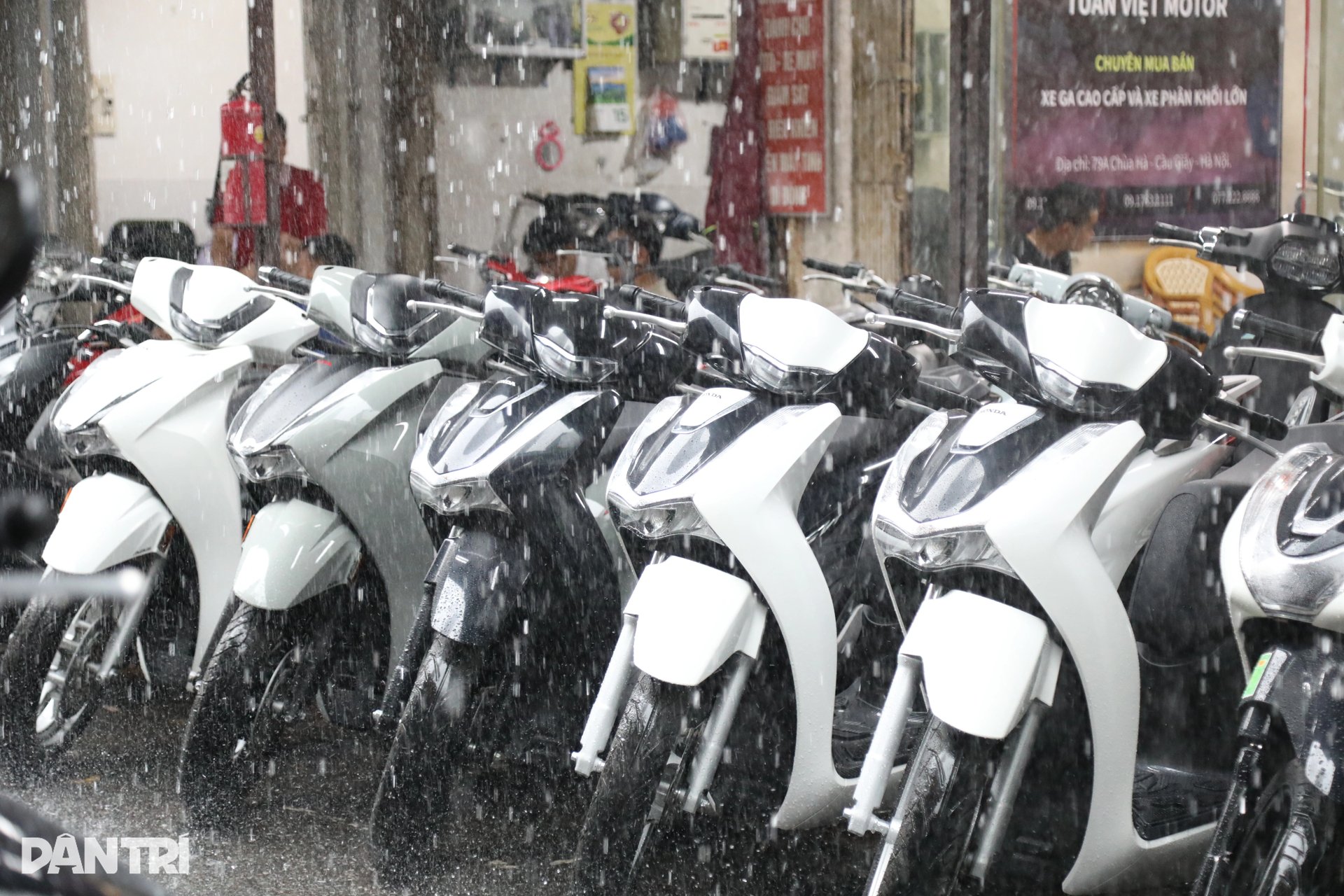 Chuẩn bị cấm xe xăng, chợ xe máy lớn nhất Hà Nội ế chưa từng có Chuẩn bị cấm xe xăng, chợ xe máy lớn nhất Hà Nội ế chưa từng có