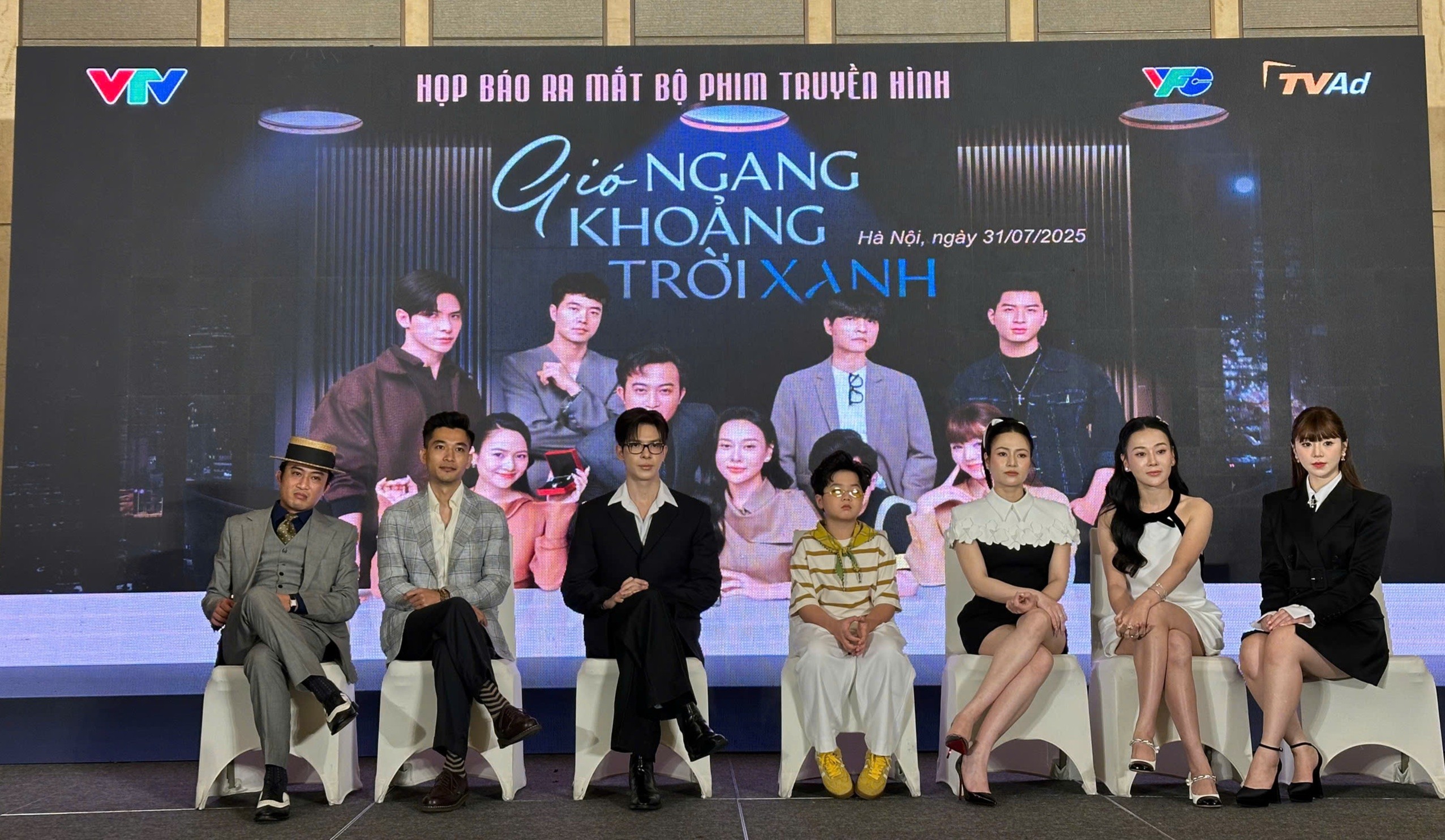 Phương Oanh trở lại màn ảnh nhỏ trong "Gió ngang khoảng trời xanh" sau 4 năm vắng bóng Phương Oanh trở lại màn ảnh nhỏ trong