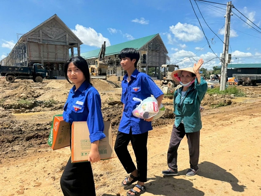 Tạp chí Tự động hóa Ngày nay đồng hành lan tỏa trách nhiệm cộng đồng, cùng người dân có hoàn cảnh khó khăn tại Buôn Đôn