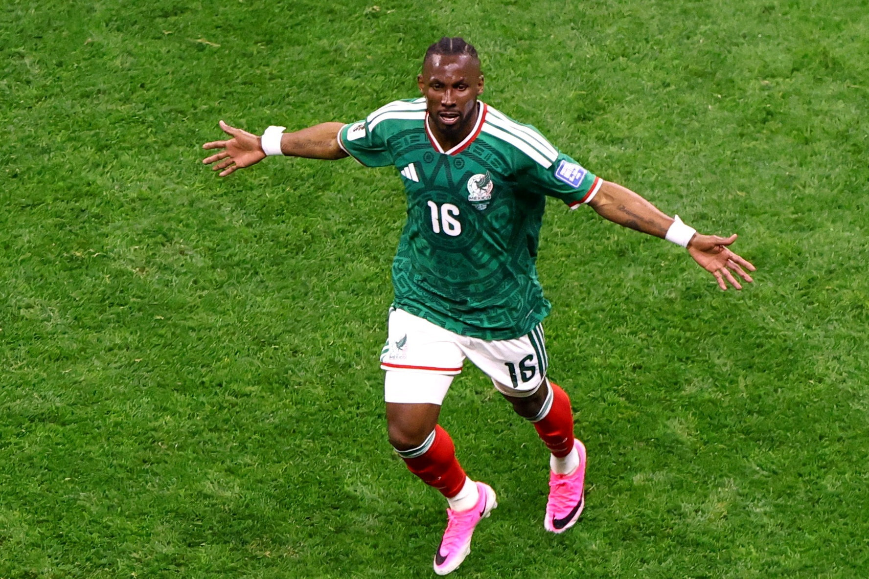 Mexico thắng Ecuador 2-0: Chấm dứt lời nguyền 40 năm tại World Cup