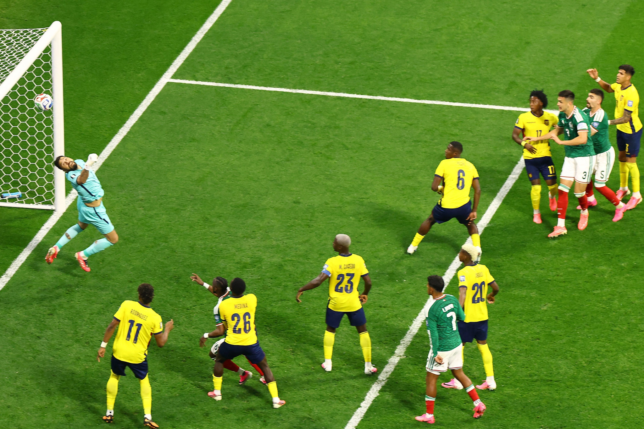 Mexico thắng Ecuador 2-0: Chấm dứt lời nguyền 40 năm tại World Cup