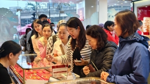 Giá vàng hôm nay 4/7: Tăng thêm 3 triệu, vượt mốc 151 triệu/lượng