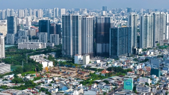 Lãi suất neo cao và cuộc tái cơ cấu trên thị trường BĐS