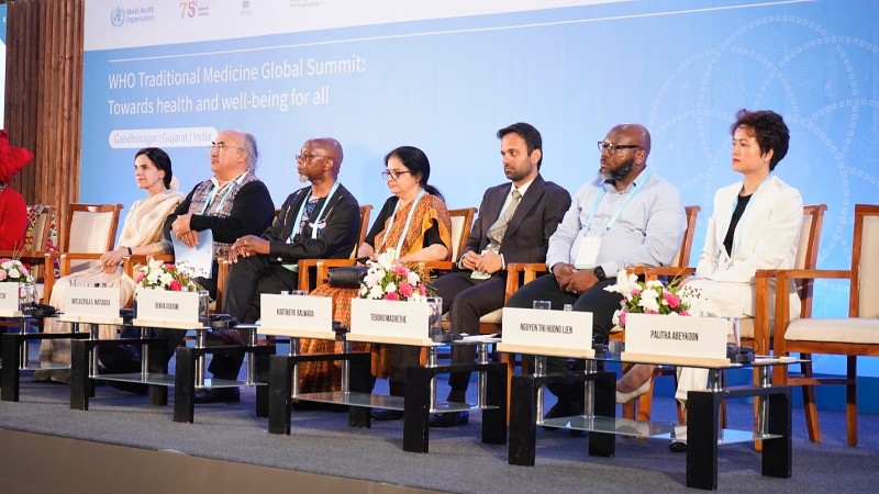 Công ty Cổ phần Sao Thái Dương tham dự Hội nghị thượng đỉnh toàn cầu lần đầu tiên về y học cổ truyền Công ty Cổ phần Sao Thái Dương tham dự Hội nghị thượng đỉnh toàn cầu lần đầu tiên về y học cổ truyền