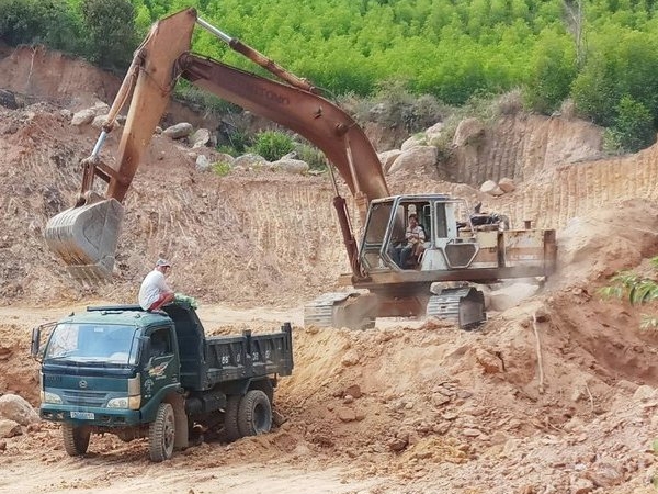 Thông tin về DN trúng đấu giá 2 mỏ đất sét ở Thừa Thiên- Huế
