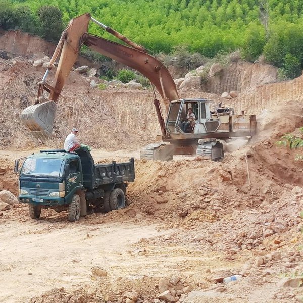 Thông tin về DN trúng đấu giá 2 mỏ đất sét ở Thừa Thiên- Huế Thông tin về DN trúng đấu giá 2 mỏ đất sét ở Thừa Thiên- Huế