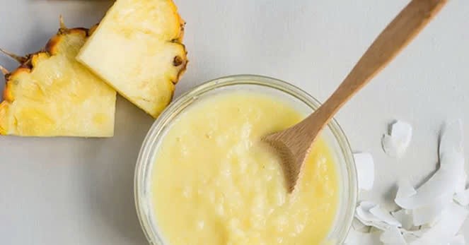 Làm sáng da từ dứa, nước dừa và sữa tươi. Ảnh minh họa Làm sáng da từ dứa, nước dừa và sữa tươi. Ảnh minh họa