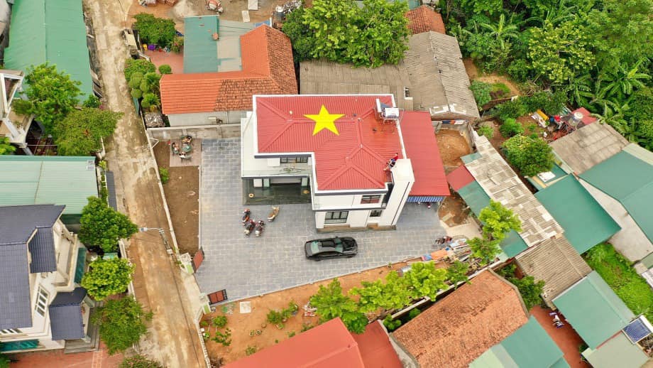 Trào lưu “mỗi mái nhà là một lá cờ Tổ quốc” gây sốt mạng xã hội Trào lưu “mỗi mái nhà là một lá cờ Tổ quốc” gây sốt mạng xã hội