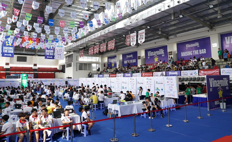 Vinamilk khích lệ tài năng trẻ về sáng tạo robot ứng dụng công nghệ phát triển bền vững