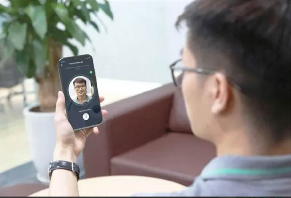 Từ 2025, tài khoản chưa xác thực sẽ không được chuyển tiền online