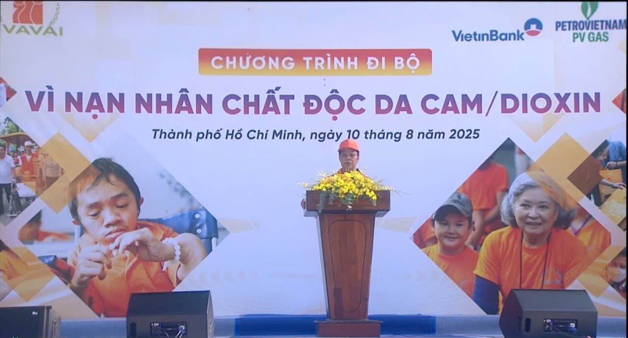 Gần 6.000 người tham gia đi bộ vì nạn nhân chất độc da cam tại TP.HCM Gần 6.000 người tham gia đi bộ vì nạn nhân chất độc da cam tại TP.HCM