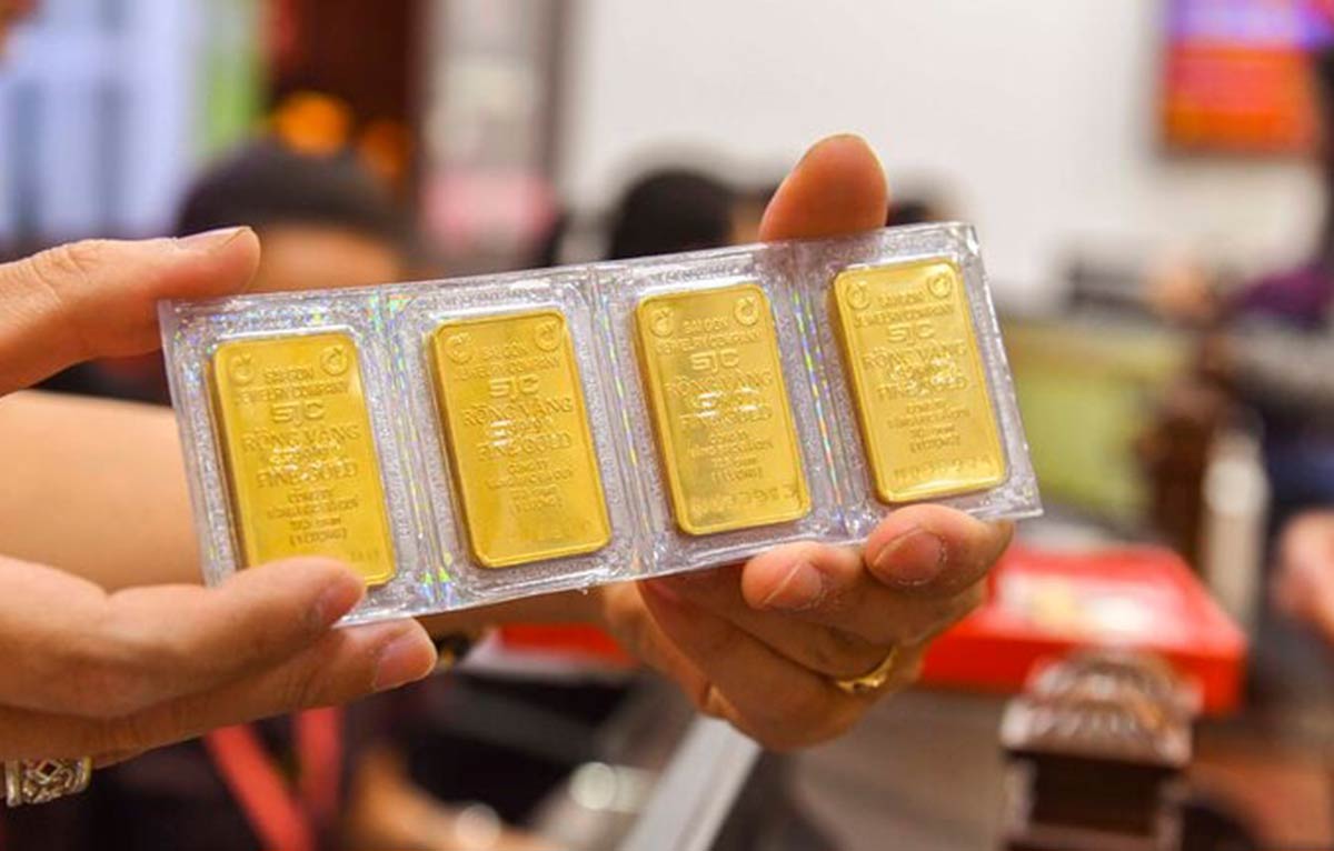 Giá vàng rớt khỏi đỉnh lịch sử, có còn triển vọng tăng giá? Giá vàng rớt khỏi đỉnh lịch sử, có còn triển vọng tăng giá?