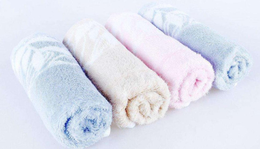 Rửa mặt bằng khăn có hại da không? Rửa mặt bằng khăn có hại da không?