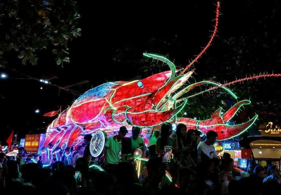 ‘Đêm hội Thành Tuyên’ sôi động, rực rỡ từ đầu tháng 7 âm lịch ‘Đêm hội Thành Tuyên’ sôi động, rực rỡ từ đầu tháng 7 âm lịch