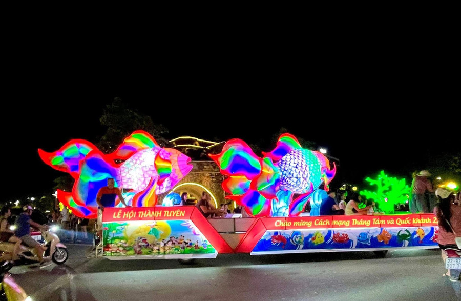 ‘Đêm hội Thành Tuyên’ sôi động, rực rỡ từ đầu tháng 7 âm lịch ‘Đêm hội Thành Tuyên’ sôi động, rực rỡ từ đầu tháng 7 âm lịch
