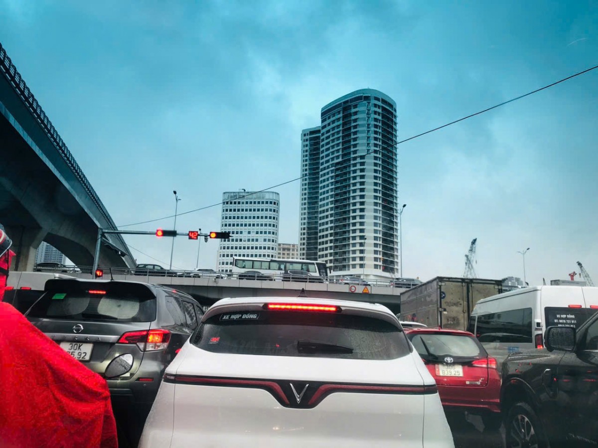 Mưa to, kéo dài nhiều tuyến phố Hà Nội ngập sâu, giao thông tê liệt Mưa to, kéo dài nhiều tuyến phố Hà Nội ngập sâu, giao thông tê liệt