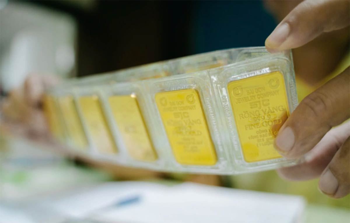 Giá vàng tăng không ngừng, "vô vọng" khi nghĩ mức giá 100 triệu đồng/lượng? Giá vàng tăng không ngừng, "vô vọng" khi nghĩ mức giá 100 triệu đồng/lượng?