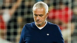 HLV Mourinho lập kỷ lục về nhận tiền từ sa thải