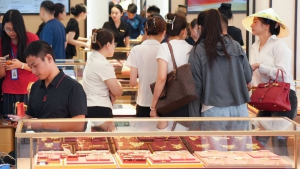 Giá vàng tuần qua: Vàng thế giới "bứt tốc"