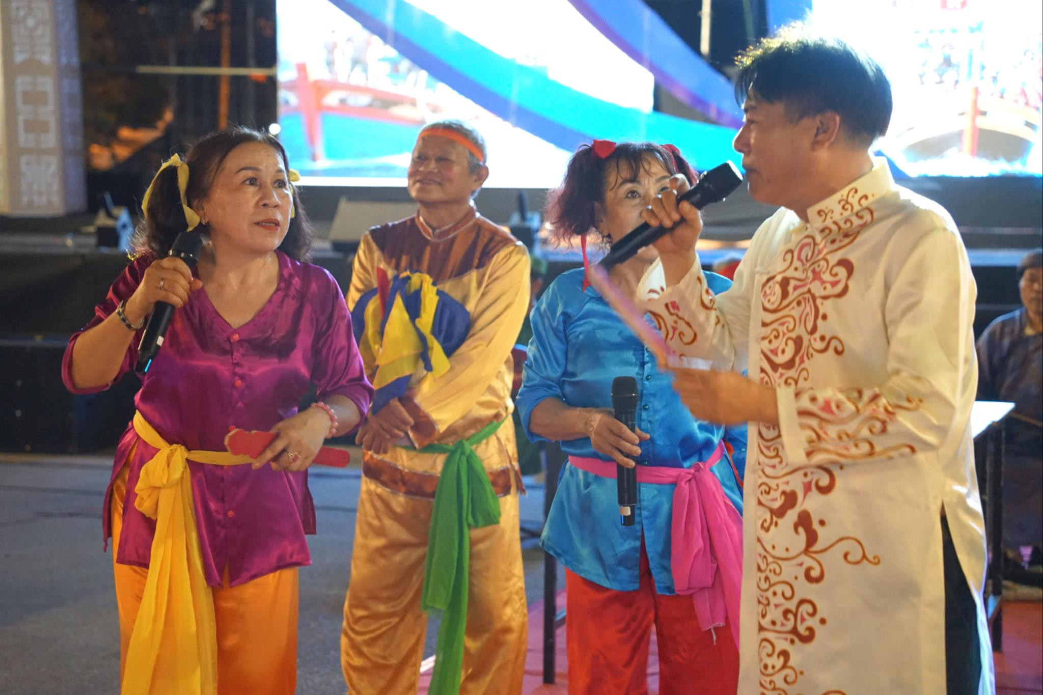 Hô bài chòi - một miền nhớ Hô bài chòi - một miền nhớ