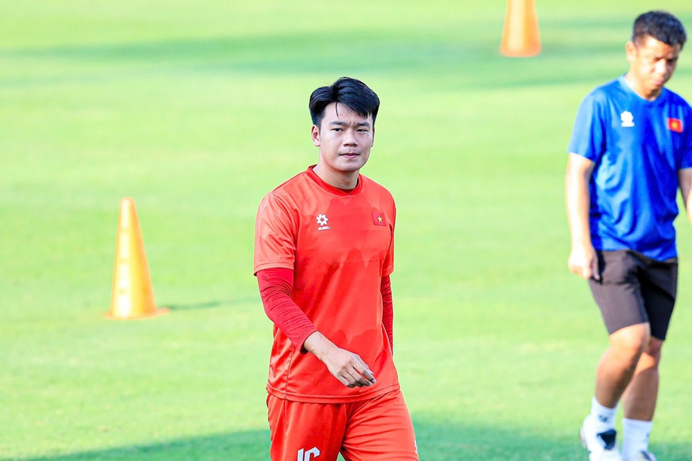 Chân sút Pavithran của Malaysia đe dọa hàng thủ tuyển Việt Nam tại bán kết ASEAN Cup 2026 Chân sút Pavithran của Malaysia đe dọa hàng thủ tuyển Việt Nam tại bán kết ASEAN Cup 2026