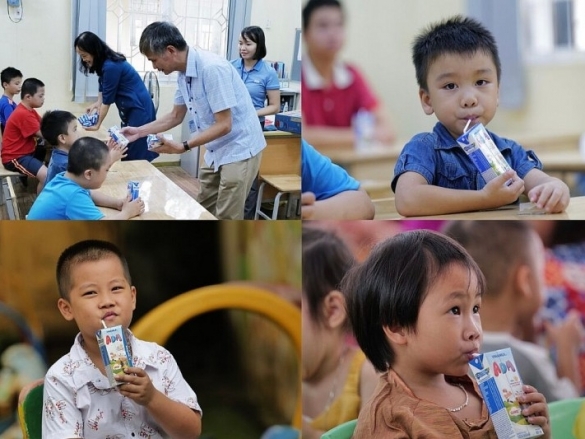 Quỹ sữa Vươn cao Việt Nam và Vinamilk trao sữa đến trẻ em nhân dịp năm học mới