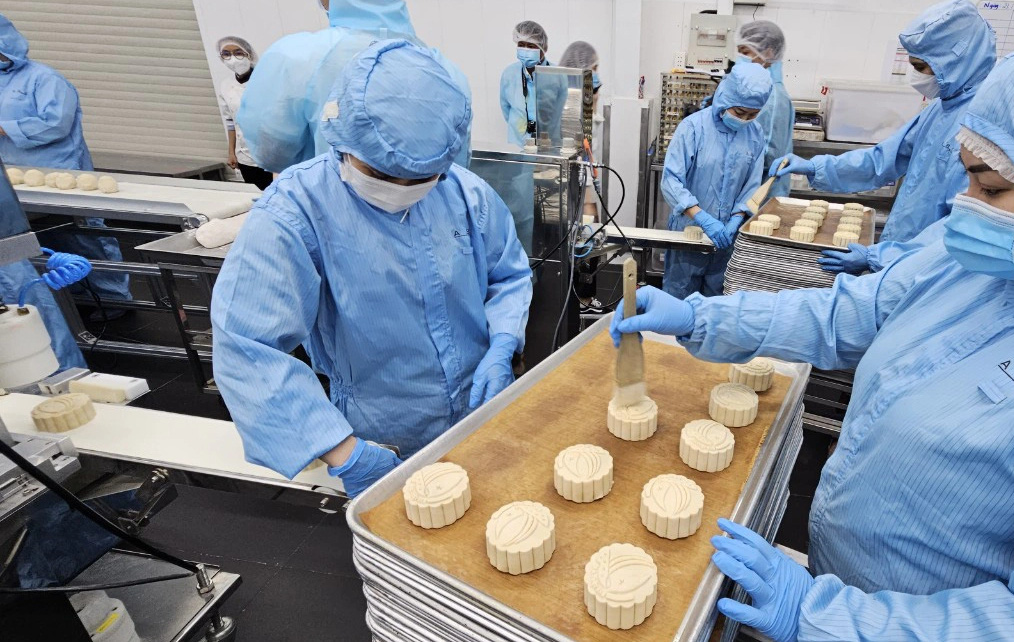 Bánh trung thu đua nhau khuyến mãi lớn vì sợ ế