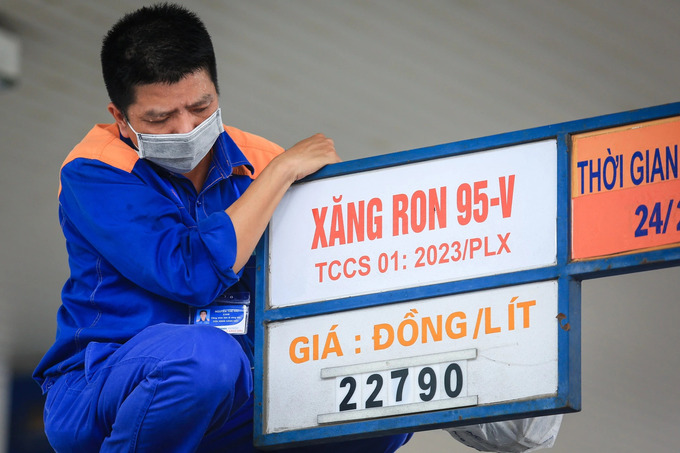 Giá xăng tăng nhẹ, giá dầu giảm Giá xăng tăng nhẹ, giá dầu giảm