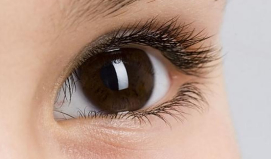 10 mẹo nhỏ giúp bạn gìn giữ đôi mắt trẻ trung, sáng ngời