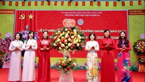 Trường Tiểu học Dịch Vọng A rộn ràng ngày khai giảng, mở ra hành trình mới cho thầy và trò