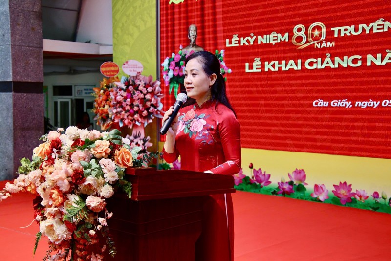 Trường Tiểu học Dịch Vọng A rộn ràng ngày khai giảng, mở ra hành trình mới cho thầy và trò Trường Tiểu học Dịch Vọng A rộn ràng ngày khai giảng, mở ra hành trình mới cho thầy và trò