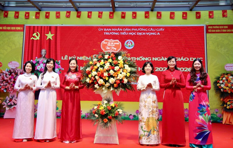 Trường Tiểu học Dịch Vọng A rộn ràng ngày khai giảng, mở ra hành trình mới cho thầy và trò Trường Tiểu học Dịch Vọng A rộn ràng ngày khai giảng, mở ra hành trình mới cho thầy và trò