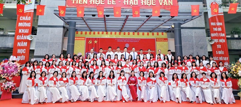 Trường Tiểu học Dịch Vọng A rộn ràng ngày khai giảng, mở ra hành trình mới cho thầy và trò Trường Tiểu học Dịch Vọng A rộn ràng ngày khai giảng, mở ra hành trình mới cho thầy và trò