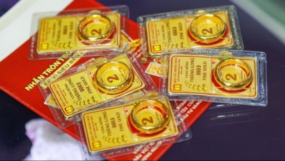 Thủ tướng: "Giá vàng biến động là rất đáng chú ý"