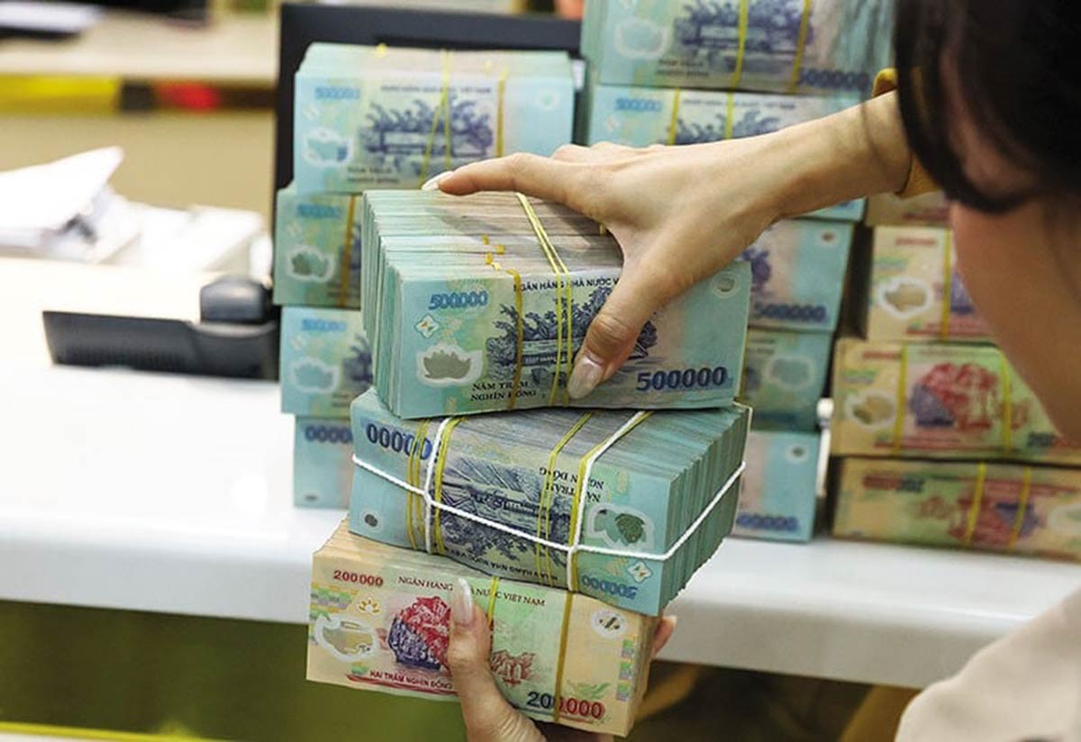 Tăng khuyến mãi, thêm tiền lãi... ngân hàng đẩy lãi suất tiết kiệm lên tới 9,6% Tăng khuyến mãi, thêm tiền lãi... ngân hàng đẩy lãi suất tiết kiệm lên tới 9,6%