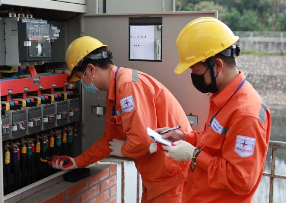 Đưa khoản lỗ 45.000 tỷ của EVN vào giá điện: "Nếu làm ăn yếu kém, DN phải tự chịu" Đưa khoản lỗ 45.000 tỷ của EVN vào giá điện: "Nếu làm ăn yếu kém, DN phải tự chịu"