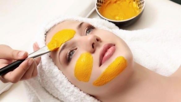 Cách sử dụng nghệ làm mờ vết thâm, giúp sáng da