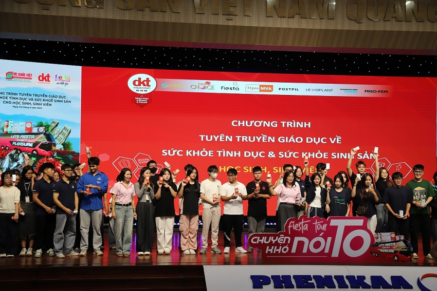 Sức khỏe sinh sản và tình dục an toàn: Hành trang trưởng thành của sinh viên Việt