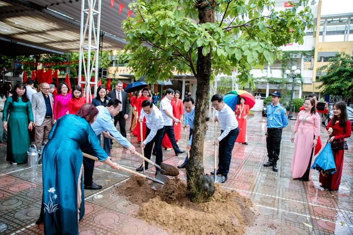 Hà Nội: Khánh thành phòng thực hành giáo dục STEM tại Trường THCS Tây Mỗ Hà Nội: Khánh thành phòng thực hành giáo dục STEM tại Trường THCS Tây Mỗ