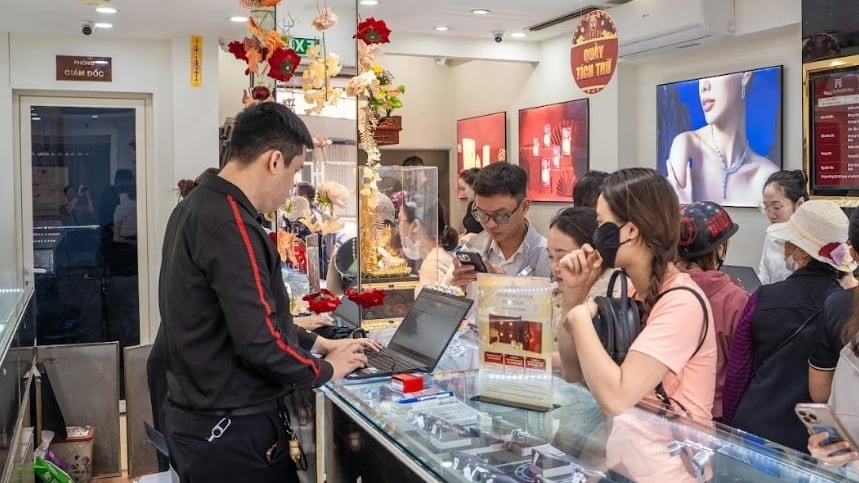 Giá vàng hôm nay 4/9: Đồng loạt tăng nóng