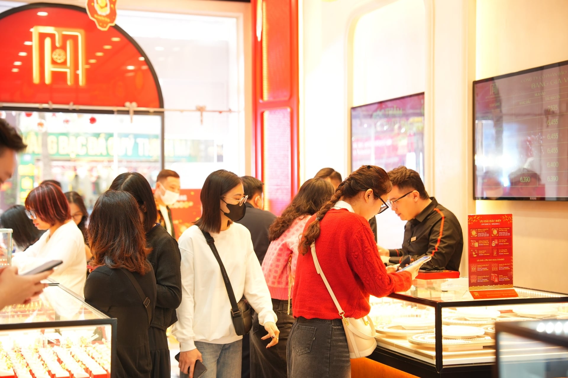 Giá vàng hôm nay 11/9: Vàng thế giới trên đà giảm sâu