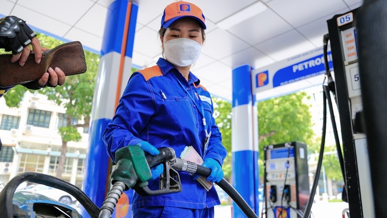 Giá xăng dầu trong nước tiếp tục tăng