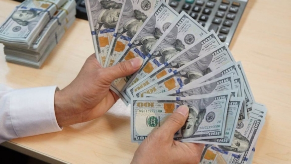 Tỷ giá trung tâm lập đỉnh mới, giá USD tự do phục hồi