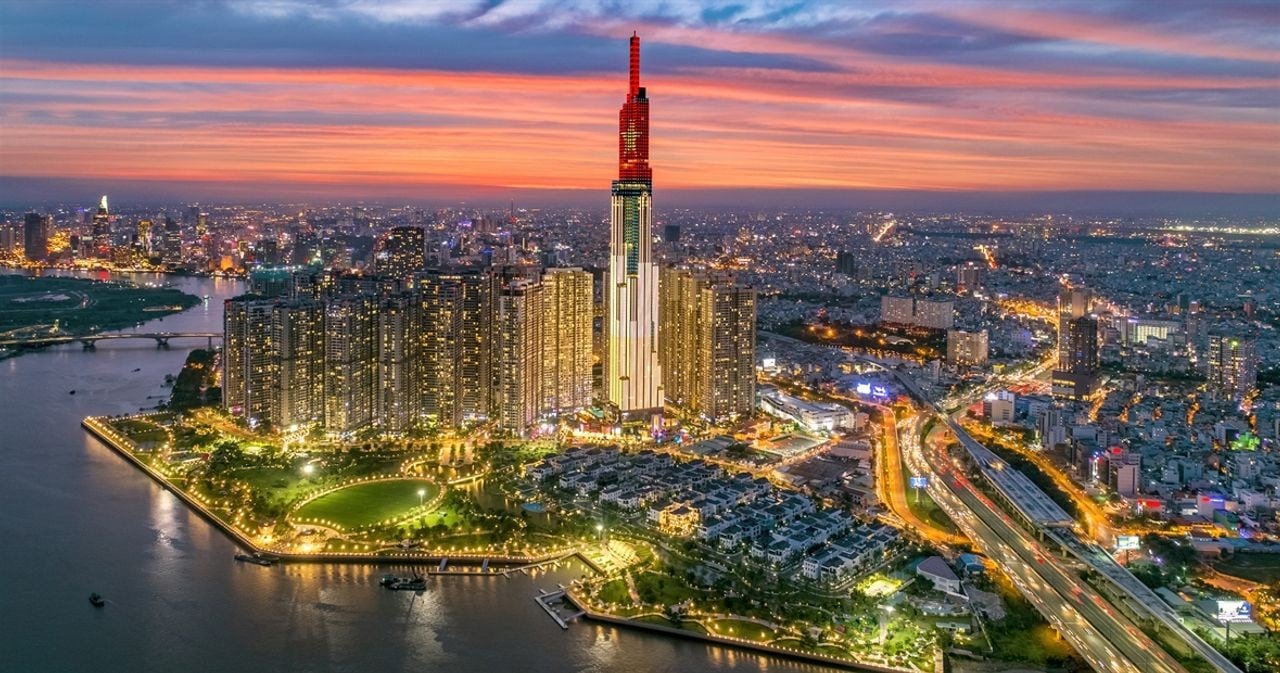 Lãi suất tăng và rủi ro lạm phát: Áp lực dồn lên những tháng cuối năm