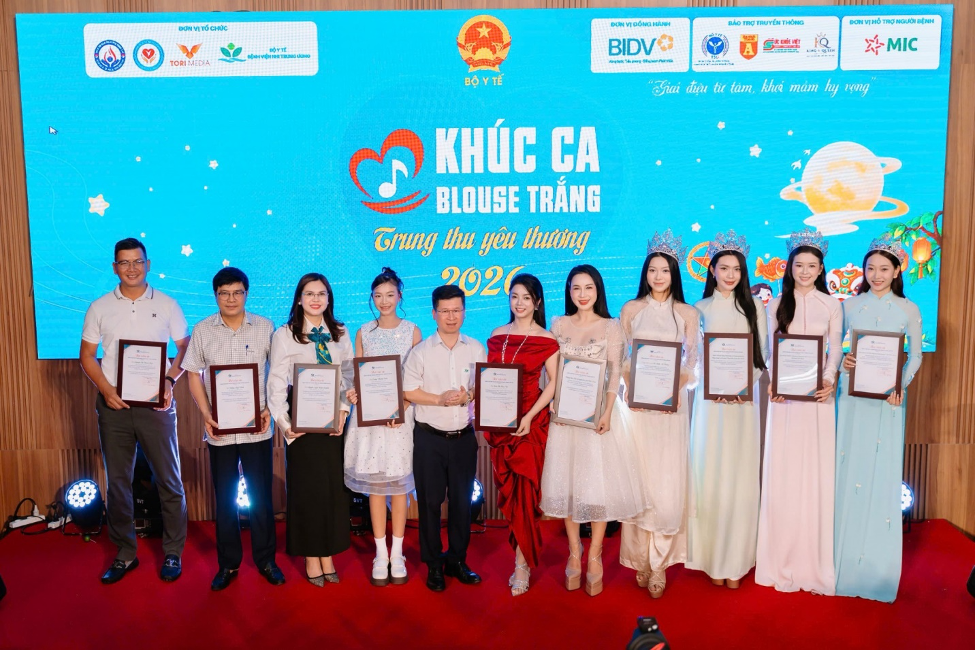 Rộn ràng và ấm áp Chương trình Nghệ thuật thiện nguyện “Khúc ca Blouse trắng – Trung thu yêu thương 2026” tại Bệnh viện Nhi Trung Ương Rộn ràng và ấm áp Chương trình Nghệ thuật thiện nguyện “Khúc ca Blouse trắng – Trung thu yêu thương 2026” tại Bệnh viện Nhi Trung Ương