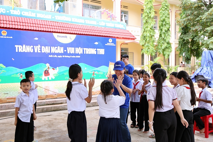 Gần 40.000 trẻ em cả nước vui đón Trung thu cùng Vinamilk Gần 40.000 trẻ em cả nước vui đón Trung thu cùng Vinamilk