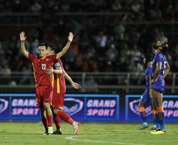 Văn Quyết thay Quang Hải đá AFF Cup 2022?