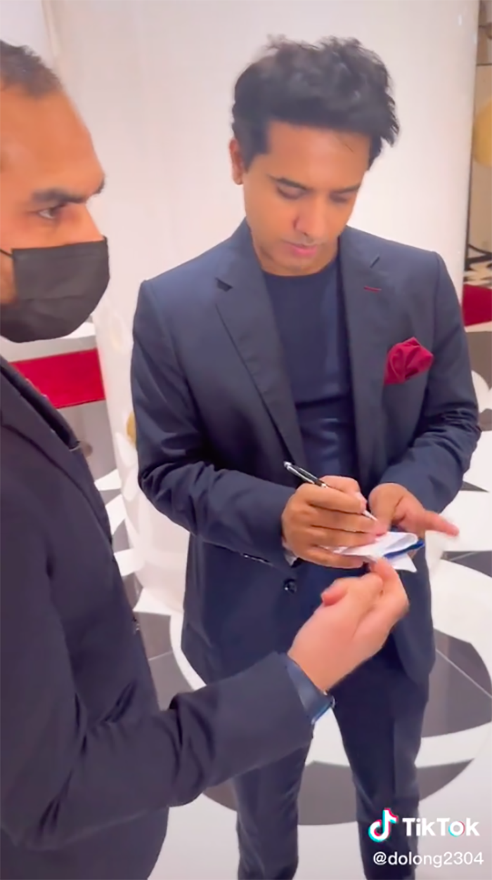 Lý Nhã Kỳ gặp sự cố với chiếc vali đựng kim cương ở nước ngoài