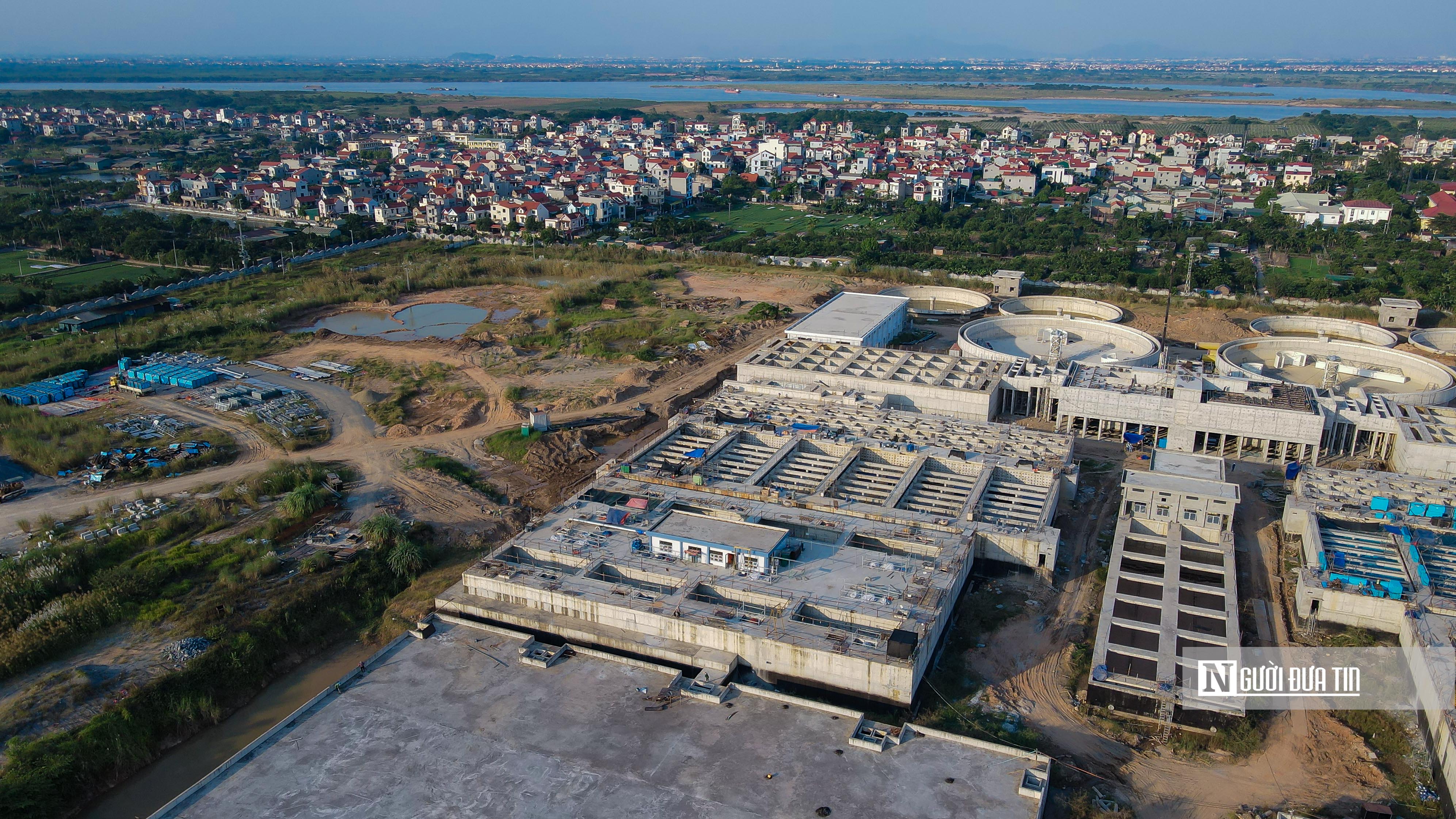 Nhà máy nước mặt sông Hồng ngổn ngang sau 8 năm thi công