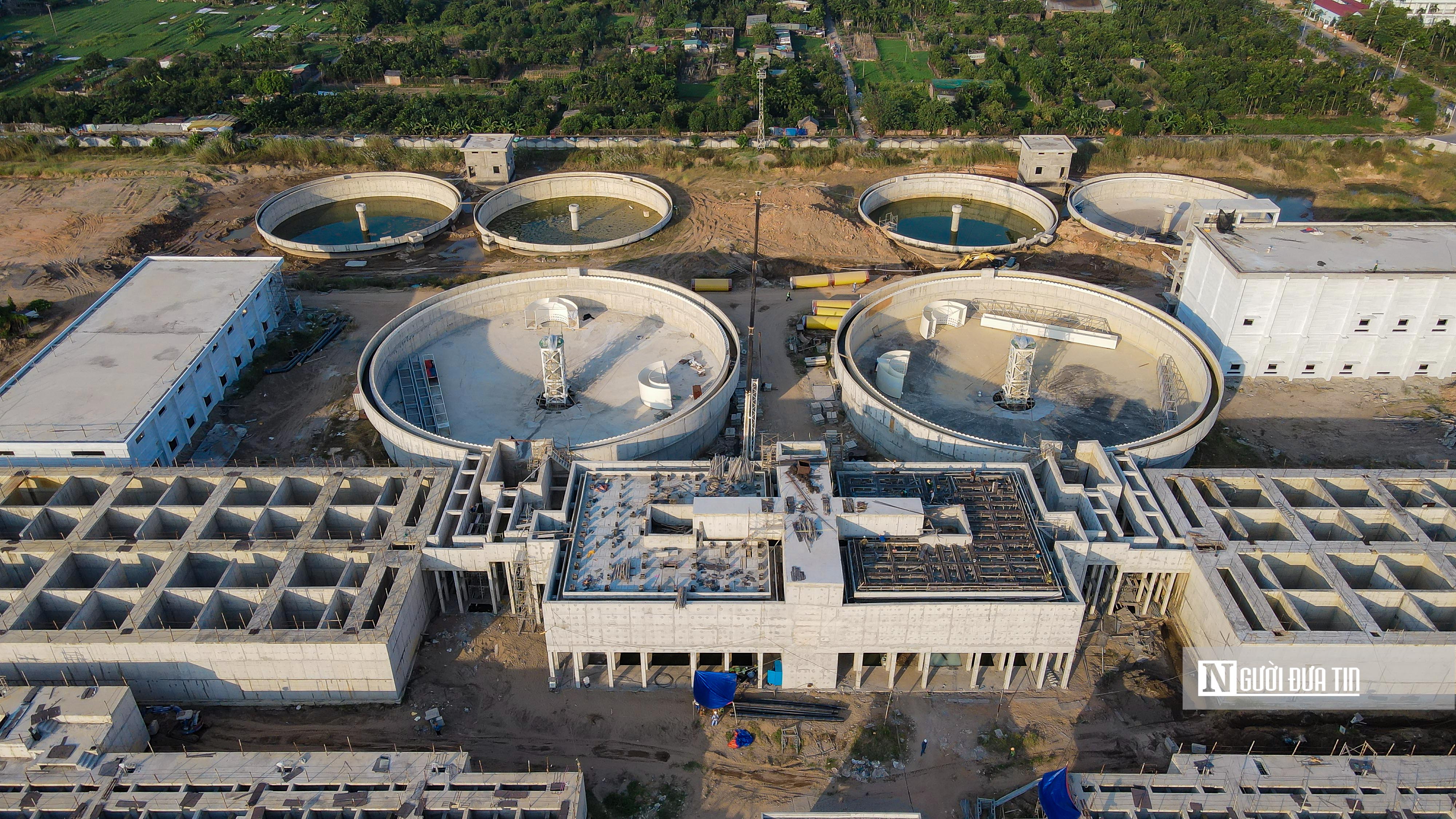 Nhà máy nước mặt sông Hồng ngổn ngang sau 8 năm thi công